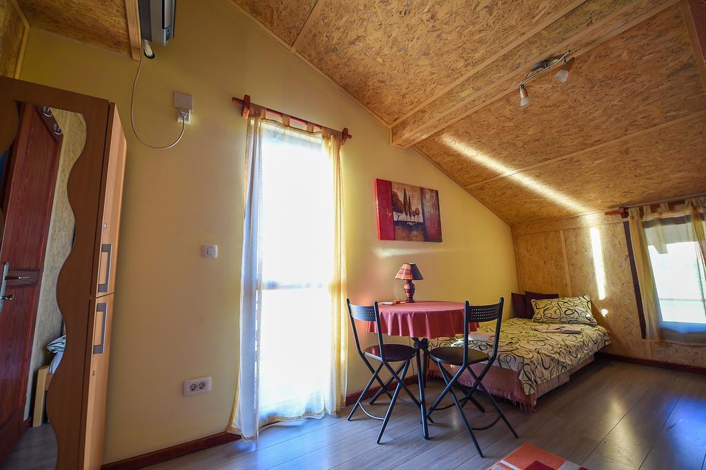 San Art Floating Hostel & Apartments Beograd Ngoại thất bức ảnh