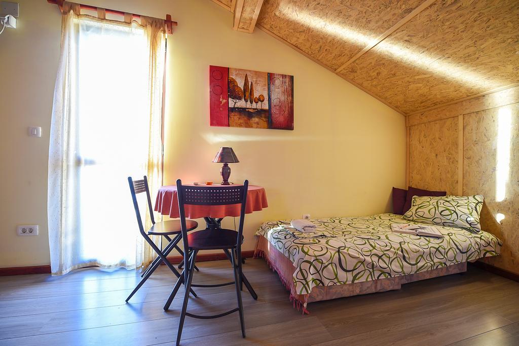 San Art Floating Hostel & Apartments Beograd Ngoại thất bức ảnh