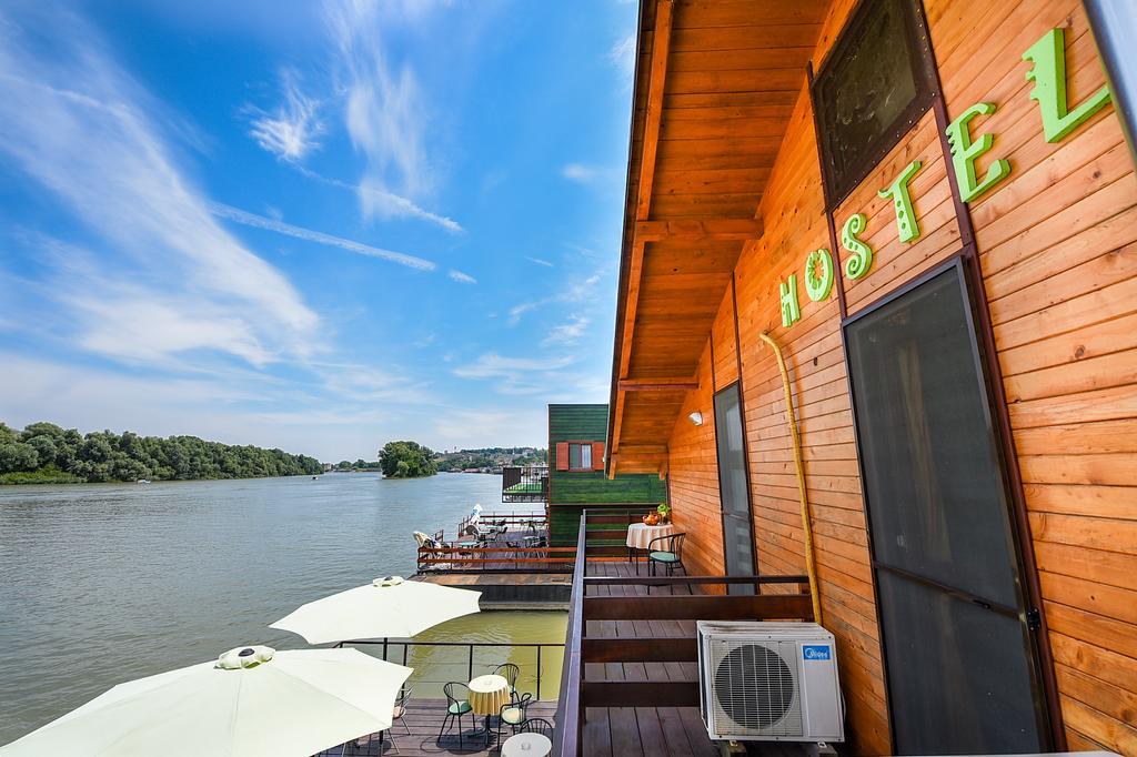 San Art Floating Hostel & Apartments Beograd Ngoại thất bức ảnh