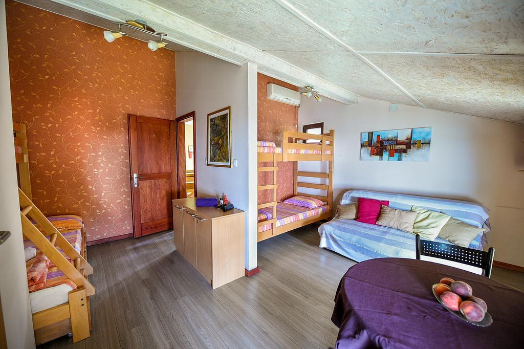 San Art Floating Hostel & Apartments Beograd Ngoại thất bức ảnh