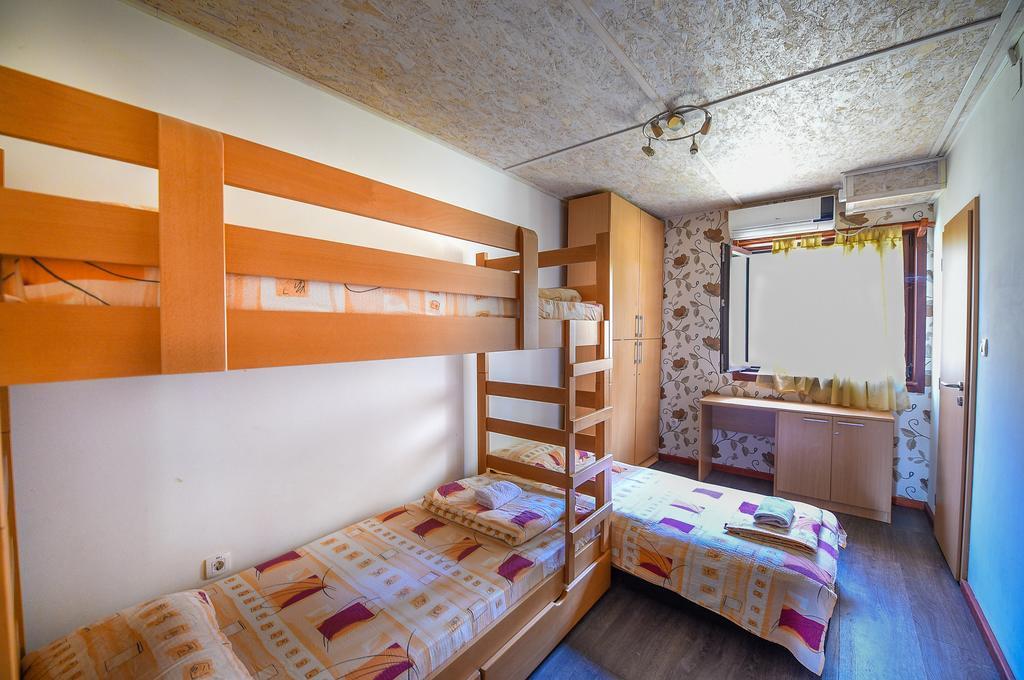 San Art Floating Hostel & Apartments Beograd Ngoại thất bức ảnh