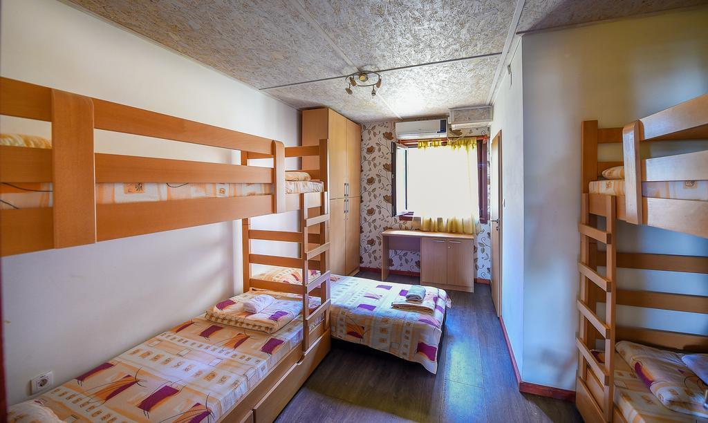 San Art Floating Hostel & Apartments Beograd Ngoại thất bức ảnh