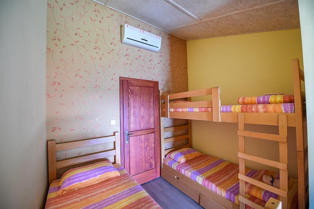 San Art Floating Hostel & Apartments Beograd Ngoại thất bức ảnh