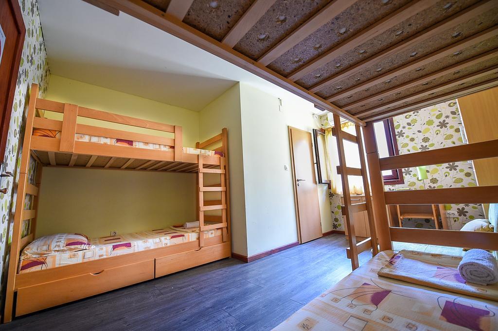 San Art Floating Hostel & Apartments Beograd Ngoại thất bức ảnh