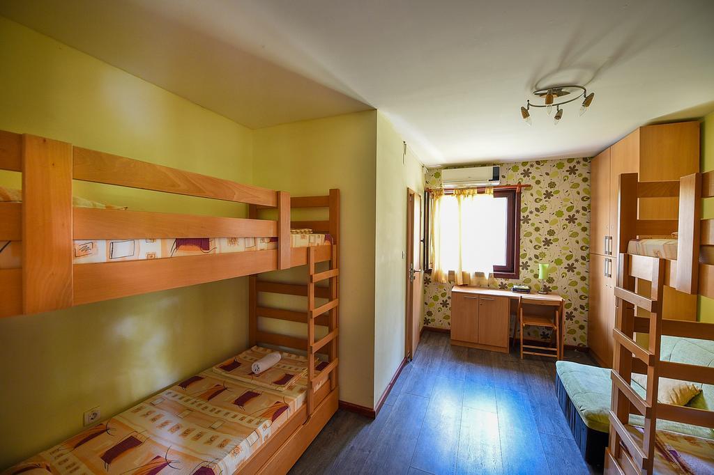 San Art Floating Hostel & Apartments Beograd Ngoại thất bức ảnh
