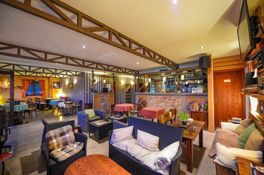 San Art Floating Hostel & Apartments Beograd Ngoại thất bức ảnh