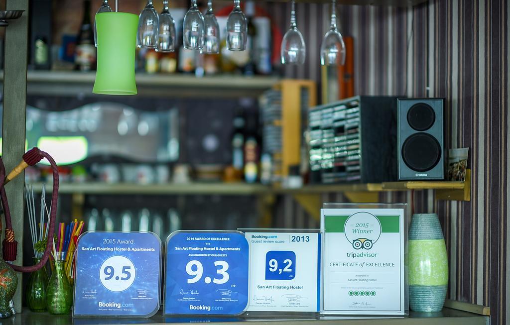 San Art Floating Hostel & Apartments Beograd Ngoại thất bức ảnh