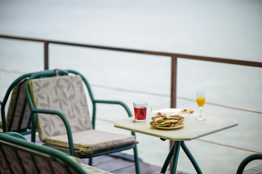 San Art Floating Hostel & Apartments Beograd Ngoại thất bức ảnh