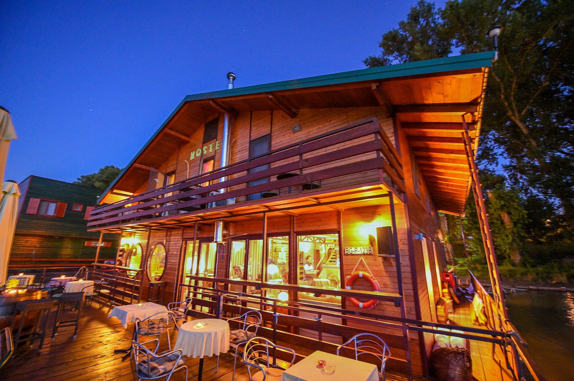 San Art Floating Hostel & Apartments Beograd Ngoại thất bức ảnh